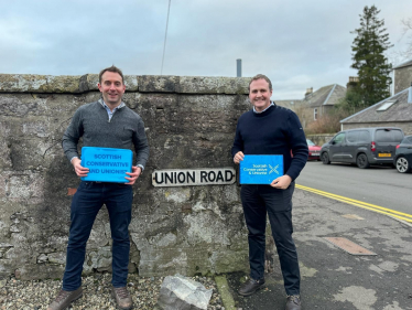 Luke Graham and Tom Tugendhat MP in Scone, 27 January 2024.