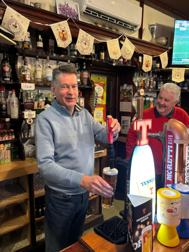 Murdo Fraser MSP at the Airlie Street Bar in Alyth